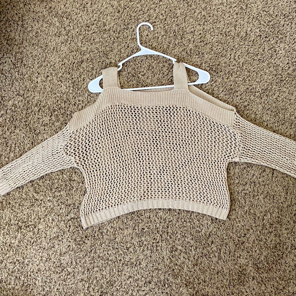 long sleeve shoulder cut out netted shirt